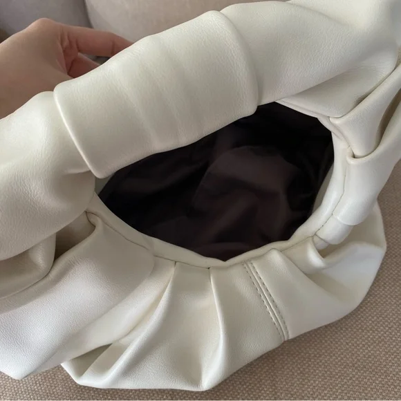 Source Unknown Chic White Ruched Handbag - Picture 5 of 8